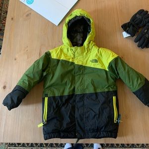 The North Face boy ski snow jacket- free gloves